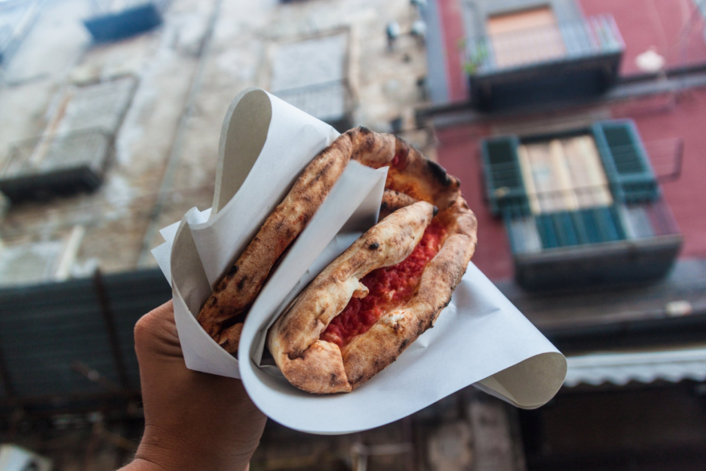 Campania in barca, street food
